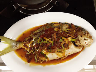 16、红烧王特鲳鱼,成品图