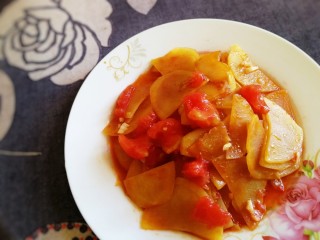 17、番茄土豆片,盛盘。酸爽开胃又下饭。