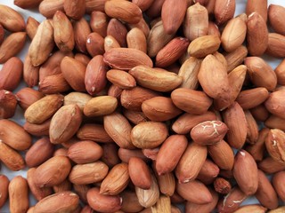 11、大吉大利香辣口水鸡,准备花生米。