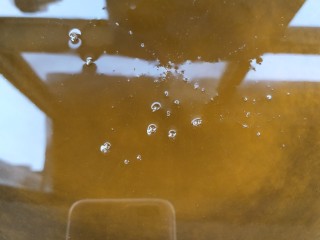 12、大吉大利香辣口水鸡,起油锅。