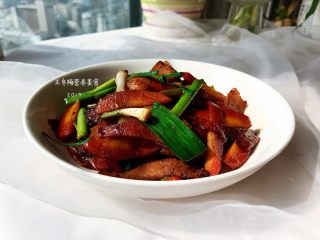 10、#猪五花肉#胡萝卜回锅肉,家常做法。