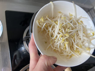 12、香辣鸭血,捞出备用