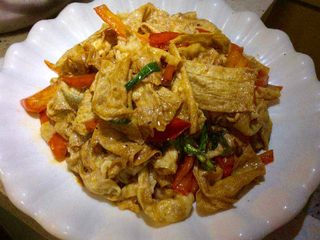 9、#年夜饭#炒豆皮,客官们，可以享用啦！