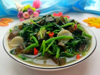 12、皮蛋苋菜,苋菜很鲜嫩！