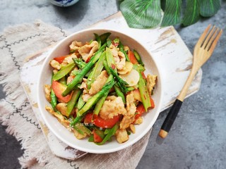 14、芦笋炒肉片,营养丰富!