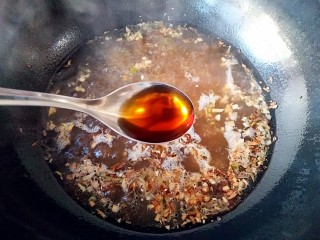 10、酸辣土豆粉,2勺香醋。我个人喜欢用香醋，觉得香醋酸香微甜，醋酸气味含蓄不刺鼻。