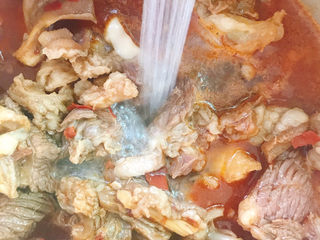 14、牛腩萝卜汤,加入清水