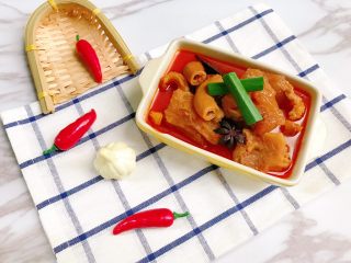 14、川香红烧牛筋牛肠,上桌