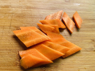 4、木耳炒山药,胡萝卜