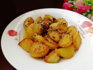 16、香酥小土豆,里面是干面的，外皮焦香酥脆。