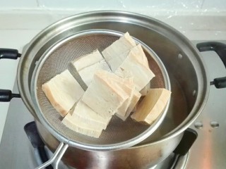 13、厨房挑战+素菜+香菜枸杞麻油香糕,捞出香糕