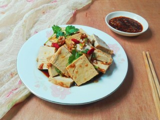 16、厨房挑战+素菜+香菜枸杞麻油香糕,拍一张照片，嗯！不错漂亮！还好吃????