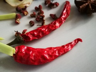 5、美味素菜之卤豆腐＋卤蛋,干辣椒