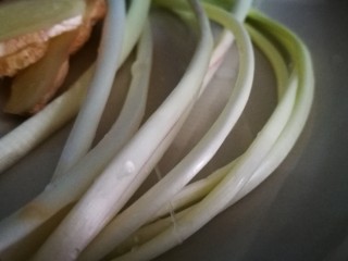 8、美味素菜之卤豆腐＋卤蛋,蒜黄