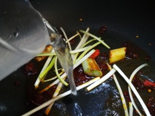 13、美味素菜之卤豆腐＋卤蛋,添适量清水