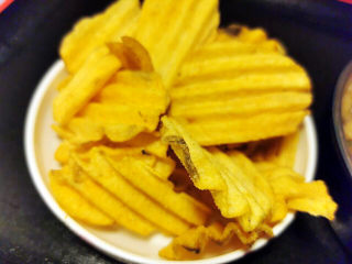 6、萝卜干炒肉,任何一种洋芋片都可以，有波浪会好看些