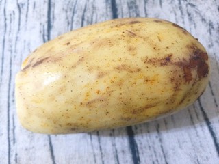 1、姜末莲菜,莲菜洗净