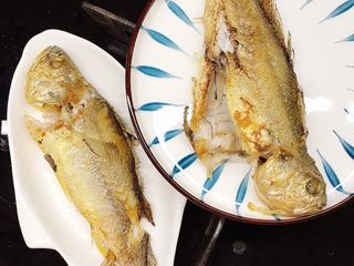 11、香辣小黄鱼,装出备用