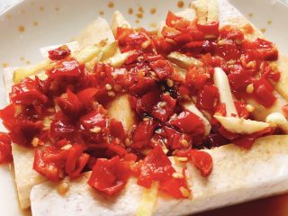 9、剁椒槟榔芋-快手下饭菜,淋上茶籽油。