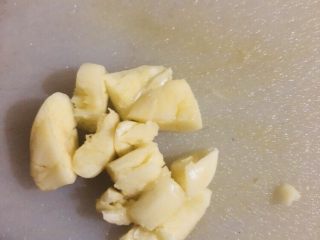 25、芹菜炒胡萝卜,两颗大蒜拍碎