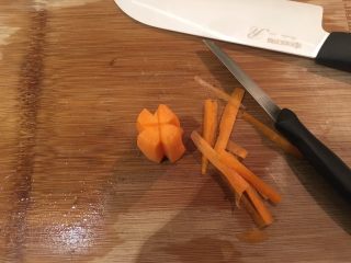 11、罗汉斋,四个角都切好，花型就出来了！