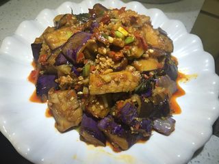 10、#年夜饭#红烧豆瓣酱茄子,装盘