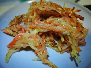 13、圆土豆~炸假虾,两面焦黄 出锅