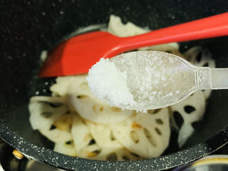 13、醋溜藕片,少许盐；