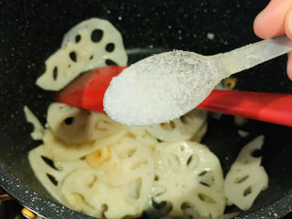 14、醋溜藕片,少许味精；