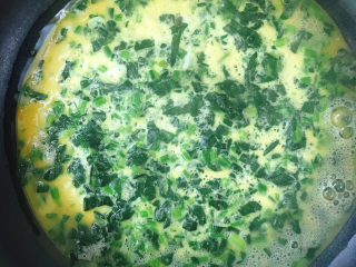 10、菠菜蛋卷,小火慢慢煎