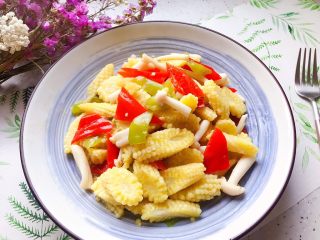 17、海鲜菇炒玉米笋,又漂亮又好吃