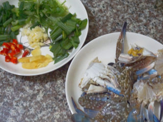 10、香辣梭子蟹,这样前期的食材都已经准备好啦