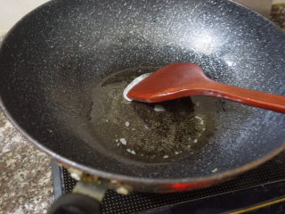 11、香辣梭子蟹,热锅下油