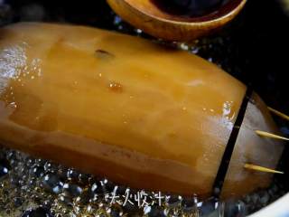 7、甜香酥糯黏而不烂还带点嚼劲的桂花糖藕,大火收汁。