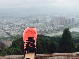 12、好好ci牌 凉拌鸡,这个时候可以准备其他的菜，其他菜做好，就可以拌鸡啦～ 哈哈 别嫌弃 