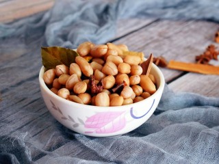 15、水煮花生米（电饭煲版）,开吃喽！