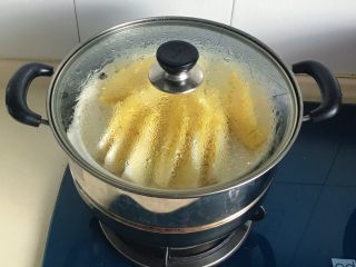 9、花开富贵-味极鲜黄芽菜,大火烧开后再蒸十分钟左右