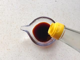 12、花开富贵-味极鲜黄芽菜,倒入香醋