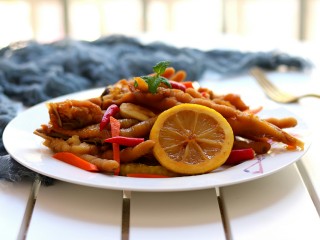 9、柠香泡椒凤爪,成品