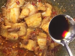 7、回锅肉,加料酒，生抽，耗油