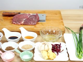 1、开胃菜*薄荷水煮牛肉,食材全家福