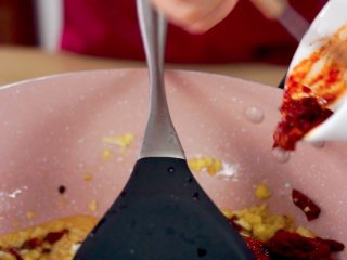 18、开胃菜*薄荷水煮牛肉,然后加入豆瓣酱煸炒