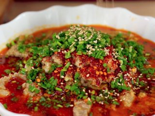 26、开胃菜*薄荷水煮牛肉,再撒一层白芝麻