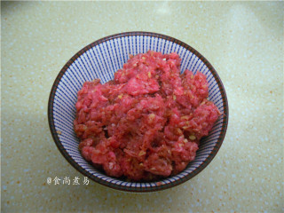 4、蚂蚁上树,搅拌均匀，腌制片刻