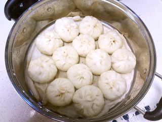 22、芽菜猪肉馅包子,芽菜猪肉馅包子蒸好了