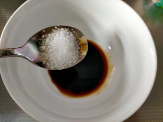 4、红烧豆皮,白糖一勺