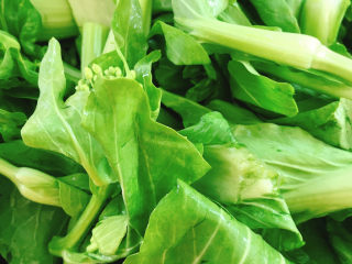 1、椒香白菜苔,白菜苔洗干净控干水分备用