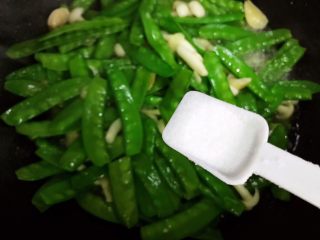 16、百合玉菇荷兰豆,加一小勺细盐