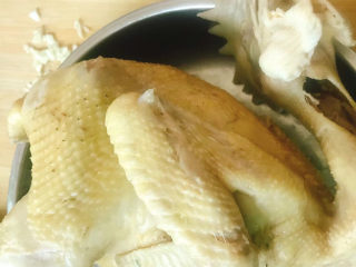 2、椒麻鸡,捞出