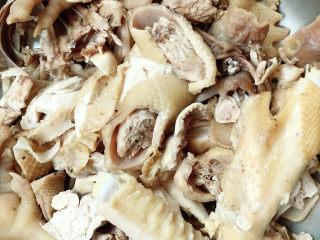 4、椒麻鸡,切成块